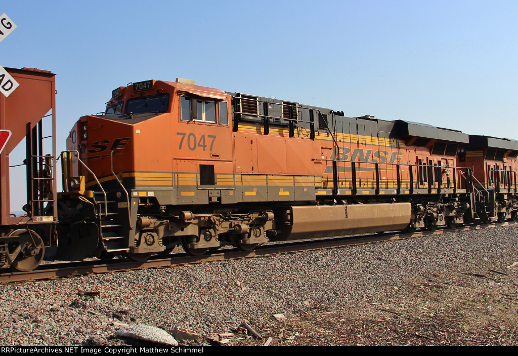 BNSF 7047